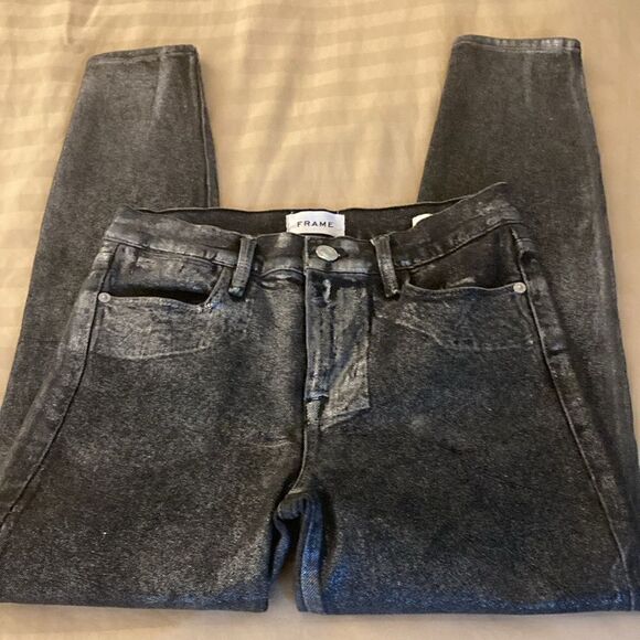 Frame Le High Skinny Crop Jeans in Chrome Noir Wash Denim. Size 26. - Picture 8 of 13